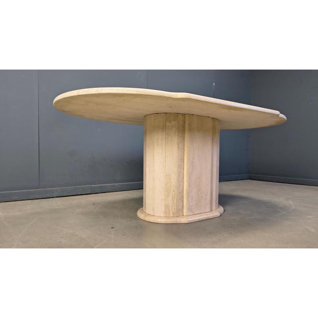 Elegant travertine dining table. Beautiful coloured travertine with a nice pattern. Timeless and very beautiful table wich...