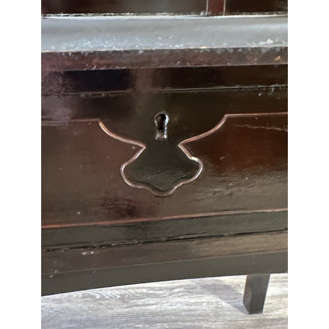 Antique Early 20th Century Mahogany Wood Vanity With Tri Folding Arched Mirrors For Sale In Orlando - Image 6 of 12