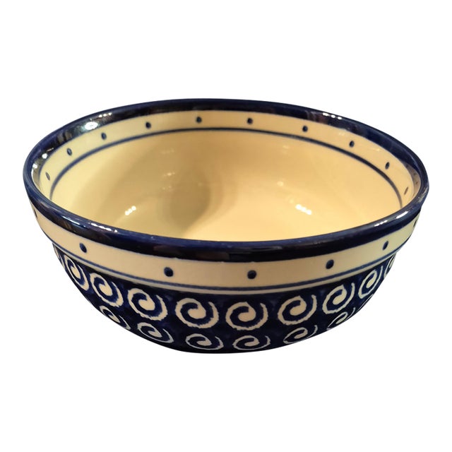 Vintage Zakłady Ceramiczne Bolesławiec Polish Pottery Blue Spiral Cereal/Serving Bowl - "M4" Form For Sale
