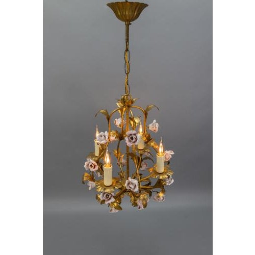 Hollywood Regency Style Gilt Metal and Pink Porcelain Roses Chandelier, Italy, 1970s For Sale - Image 17 of 18