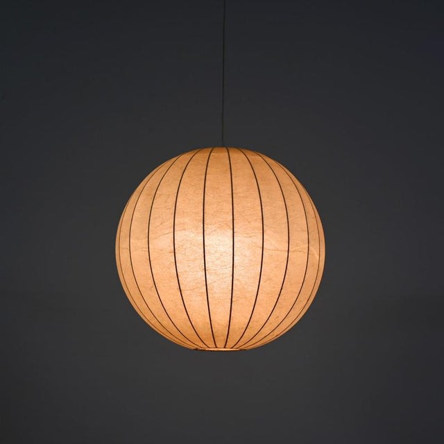 Mid-Century Round Beige Cocoon Pendant Light by Achille Castiglioni for Hille, Italy, 1960s For Sale - Image 10 of 11