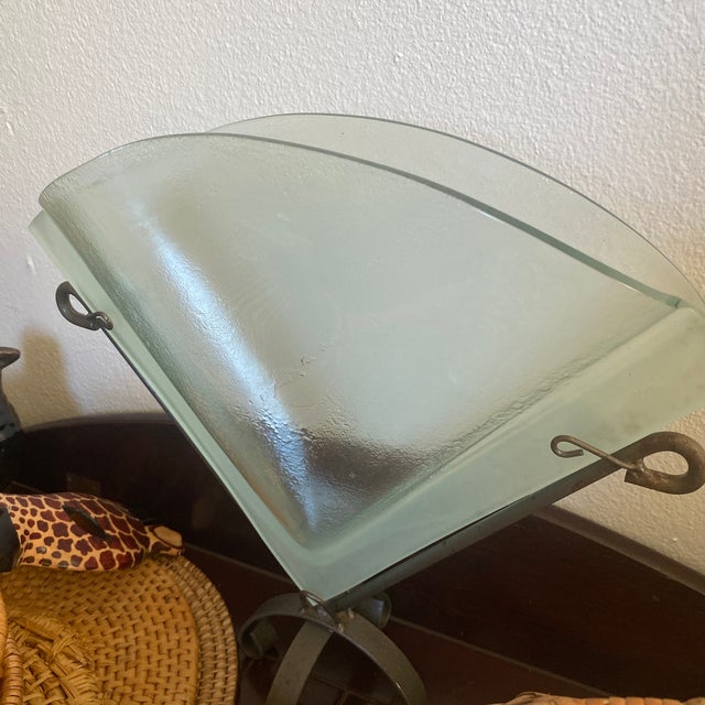 This is a beautiful Art Glass Fan Vase that caught my eye with its beauty and unique style.