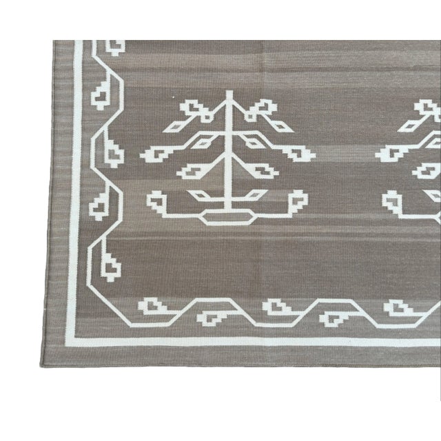 Handmade Cotton Natural Vegetable Dyed, Beige & White Flower / Leaf Patterned Rug/Dhurrie -12'x15' For Sale - Image 10 of 11