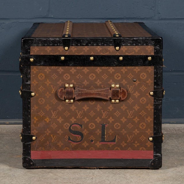 1920s Antique Steamer Trunk in Monogram Canvas from Louis Vuitton, France, 1920s For Sale - Image 5 of 18