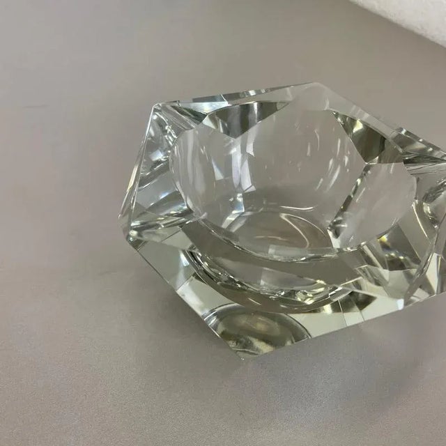 Glass Large Murano Faceted Diamond Ashtray in the style of Flavio Poli, 1970s For Sale - Image 7 of 18