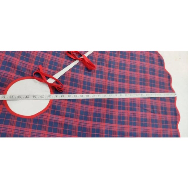 Red Handmade Plaid Scalloped Christmas Tree Skirt with Red Piping For Sale - Image 8 of 10