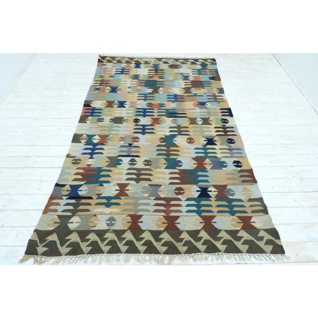 Vintage Turkish Geometric Kilim Rug-5’6’x8’11" For Sale - Image 11 of 13