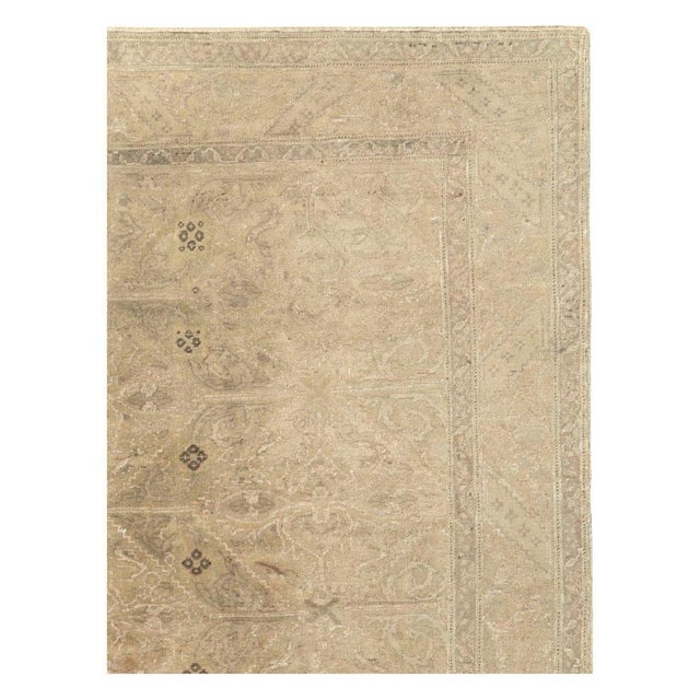 Galerie Shabab Collection Mid-20th Century Handmade Turkish Sivas Accent Rug in Cream and Mauve For Sale - Image 4 of 10