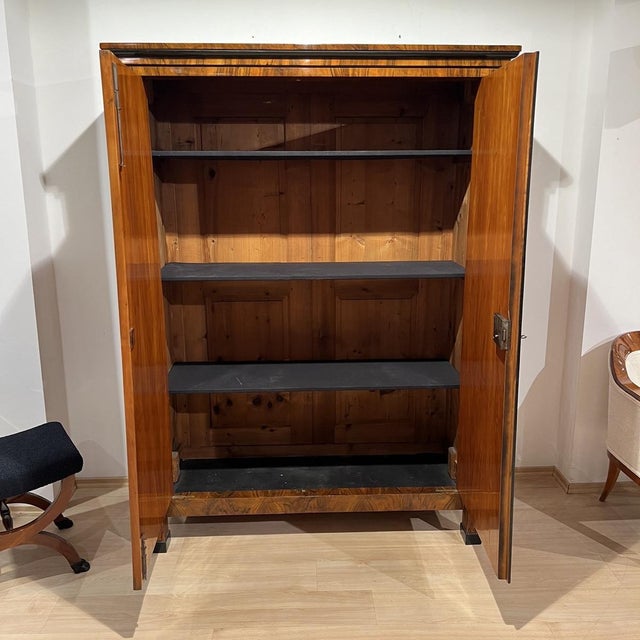 Empire Armoire in Walnut Veneer & Brass, Vienna, 1815 For Sale - Image 5 of 16
