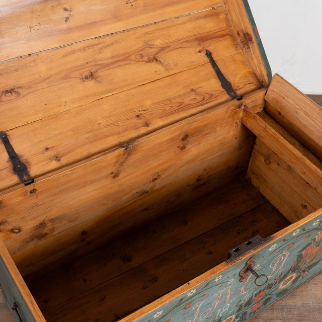 Original Swedish Dome Top Hand Painted Blue Pine Trunk Dated 1826 For Sale - Image 4 of 18