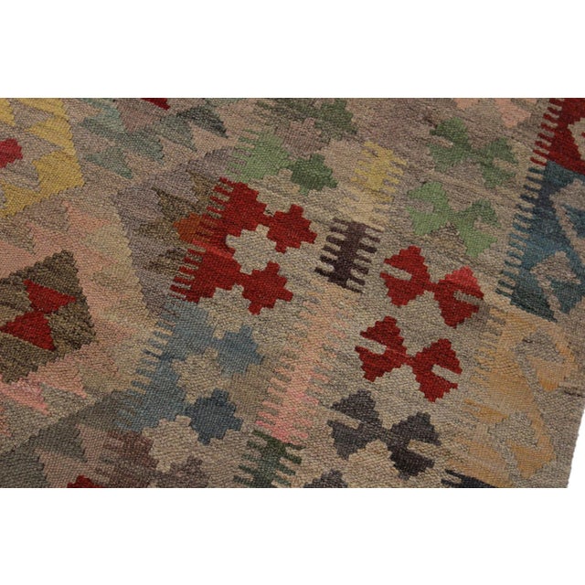 1990s Rustic Kilim Gray Pink Wool Rug - 5'7" X 8'4" For Sale - Image 5 of 7