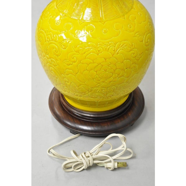 Mid 20th Century Warren Kessler Chinoiserie Yellow Porcelain Bulbous Vase Table Lamp For Sale - Image 10 of 11