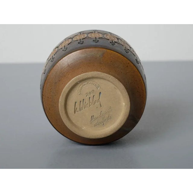 Brown Mid-Century Bowl by Ulla Winblad for Alingsås Keramik, 1960s For Sale - Image 8 of 11