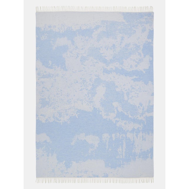 Jacquard wool and cashmere blanket with classic "Stucco" motif from the Villa Como Collection.