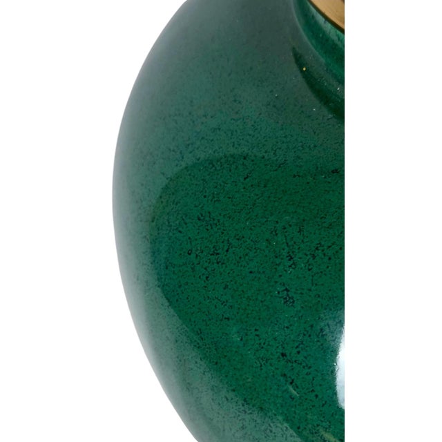 Emerald 1980s Style Hollywood Regency Emerald Green Ceramic Table Lamp on Brass Ball-and-Claw Base For Sale - Image 8 of 18