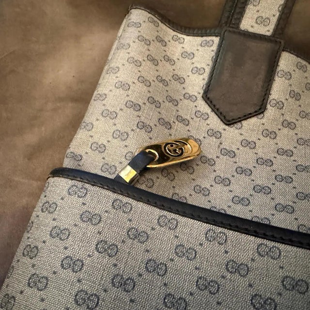 20th Century Gucci Navy Leather and Microguccissima Monogram Canvas Tote Bag For Sale - Image 11 of 18