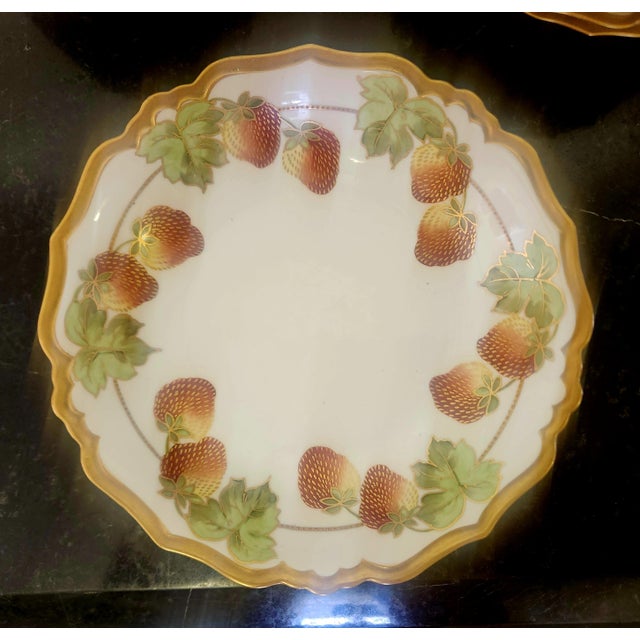 Art Nouveau Limoges 1890s Porcelain Set Art Nouveau Strawberries 25 Pc For Sale - Image 3 of 16