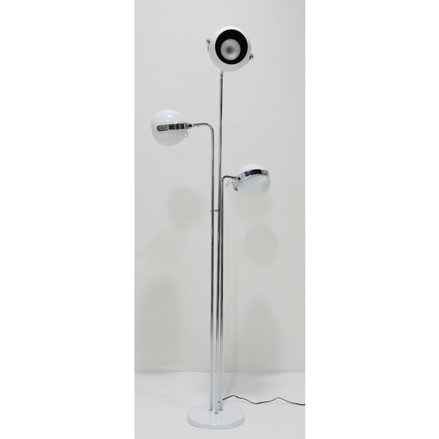 Metal 1970s Sonneman 3-Arm Oscillating Floor Lamp in Chrome and White For Sale - Image 7 of 8