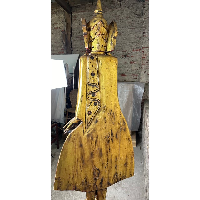 Burmese Mandalay Buddha in Gilded Carved Wood, 1970s For Sale - Image 9 of 14