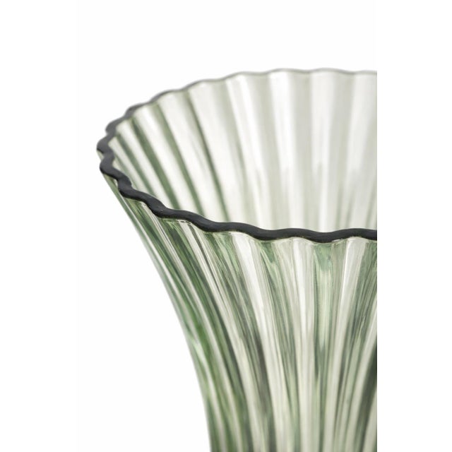 Vintage Fluted Green Glass Vase – Ribbed Coastal Art Glass, 9” Scalloped Rim For Sale In Los Angeles - Image 6 of 6