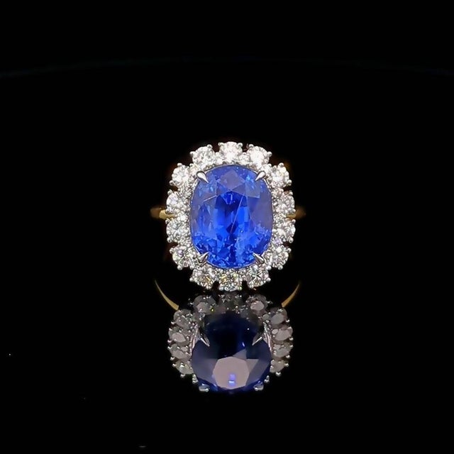 Early 21st Century 10.21 Carat Natural Blue Ceylon Sapphire Ring and Diamond Ring, Size 6 For Sale - Image 5 of 12