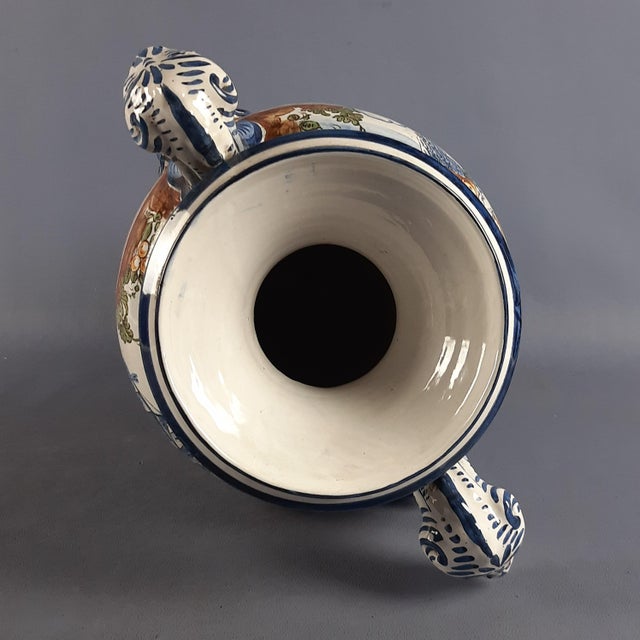 Large Vintage Historiated Polychrome Majolica Vase with Zoomorphic Handles from Albissola, 20th Century For Sale - Image 9 of 14