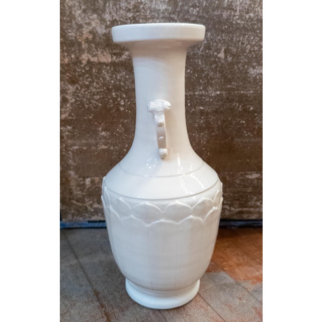 Early 20th Century 20th Century Chinese Chinoiserie Republic Period Blanc De Chine Vase, Dehua Kiln For Sale - Image 5 of 15