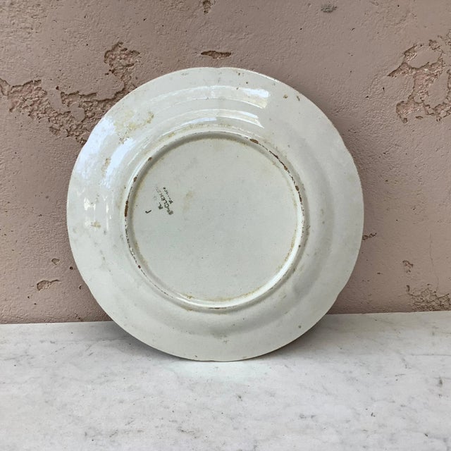 French Provincial Early 20th Century Keller & Guerin Saint Clement Majolica Grapes Plate For Sale - Image 3 of 6