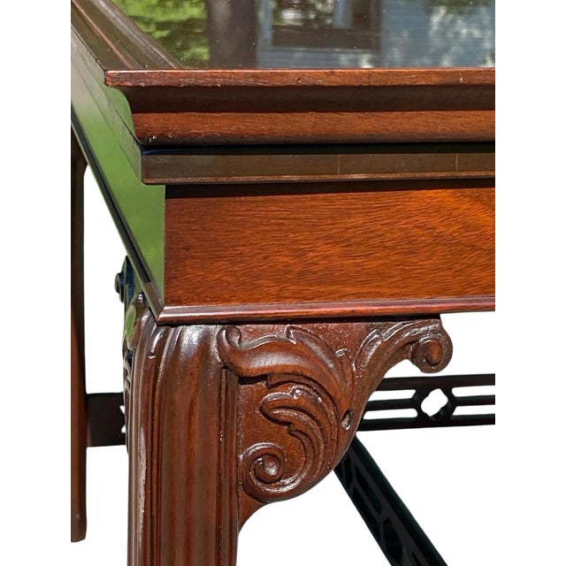 Mid 20th Century Mahogany Chippendale Style Butlers Coffee Table With Glass Top Serving Tray For Sale In Boston - Image 6 of 12