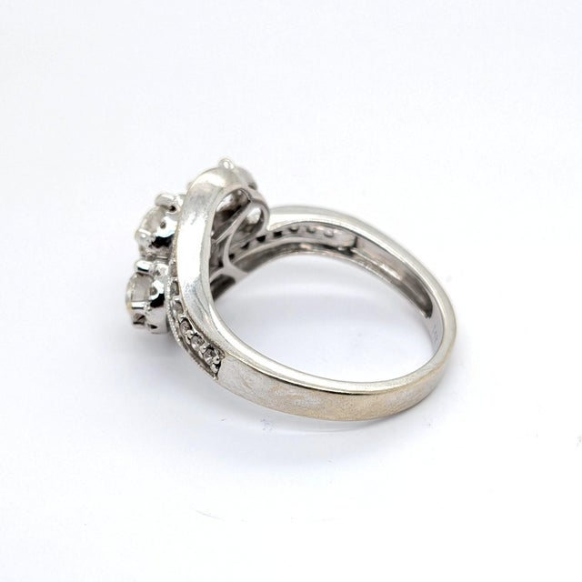 Early 21st Century 14k White Gold Diamond Three-Stone Engagement Ring - Size 7 For Sale - Image 5 of 11