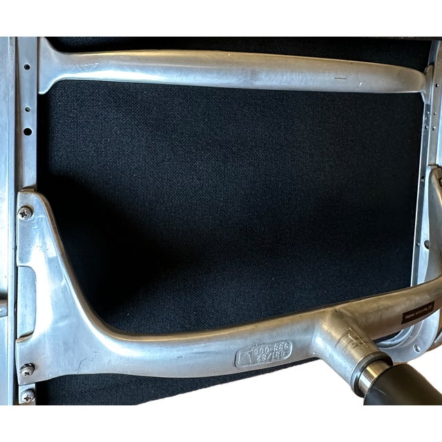 Herman Miller EA219 Chair by Charles and Ray Eames for Herman Miller, 1990s For Sale - Image 4 of 5