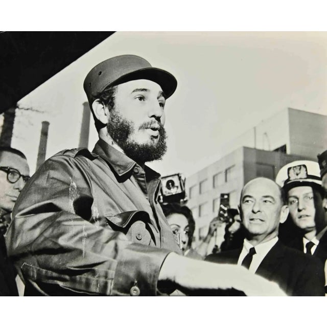 Young Fidel Castro - Vintage b/w Photo realized in 1959 in New York, Stamped Copyright by: Black Star, London. Good...