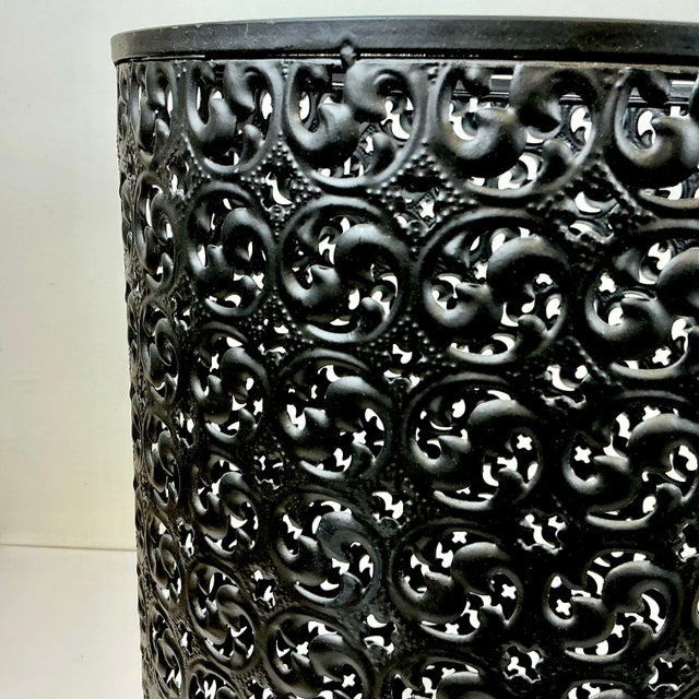 1980s Vintage Neoclassical Italian Hollywood Regency Pierced Metal Open Hamper. For Sale - Image 11 of 11