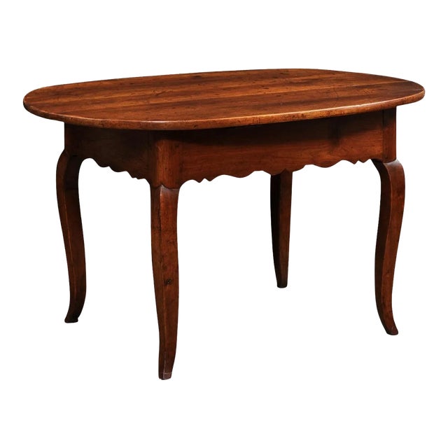 French 1830s Louis XV Style Center Table with Cabriole Legs and Carved Apron For Sale