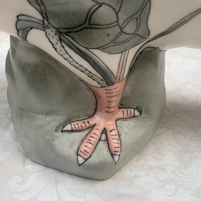 1970s Chinoiserie Hand-Painted Ceramic Bird Figurines, a Pair, Chinese Export For Sale - Image 14 of 17