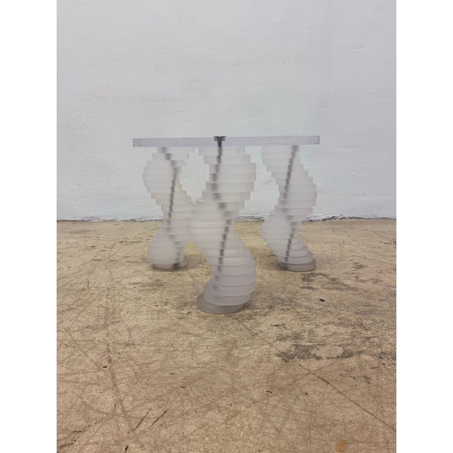 Transparent Mid-Century Sculptural Lucite Side Table With Spiral Lucite Legs, 1970s For Sale - Image 8 of 12