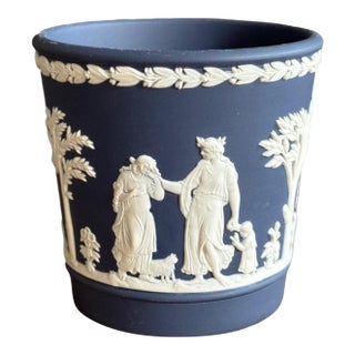 Rare Wedgwood Jasperware 3.25" Cache Pot For Sale