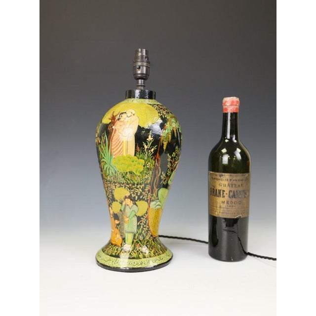 Indian Kashmiri Papier-Mâché Table Lamp with Hand-Decorated Romantic Scenes, 1930 For Sale - Image 11 of 13