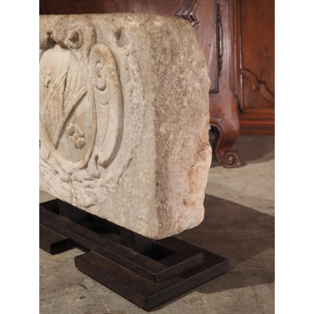 Carved and Mounted Marble Stemma Cartouche From Tuscany, Italy, 16th Century For Sale - Image 10 of 13