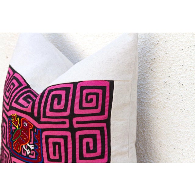 1980s Pink & Black Mola, Vintage Kuna Applique Tribal Pillow For Sale - Image 5 of 9