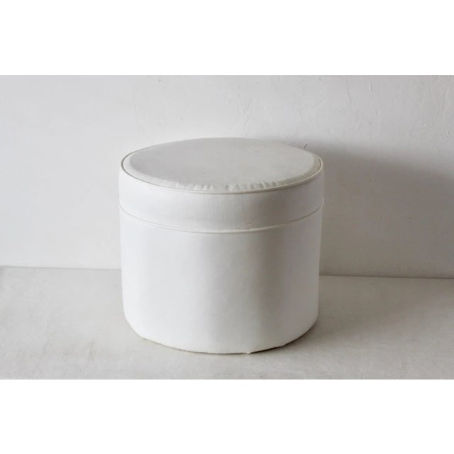 American 1970s Vintage American Modern White Vinyl Drum Pouf Stool For Sale - Image 3 of 10