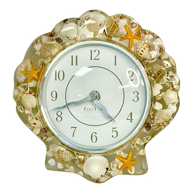 1970s Vintage Coastal Chic Seashell and Lucite Wall Clock. For Sale