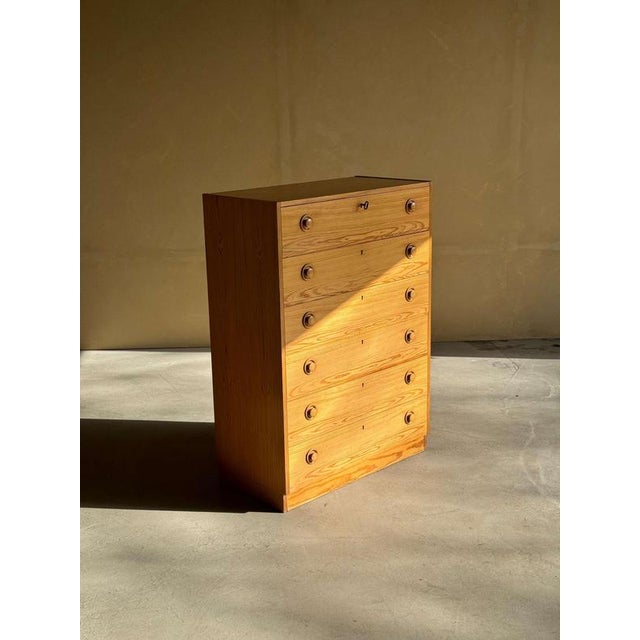 Pinewood Chest of Drawers For Sale - Image 4 of 14