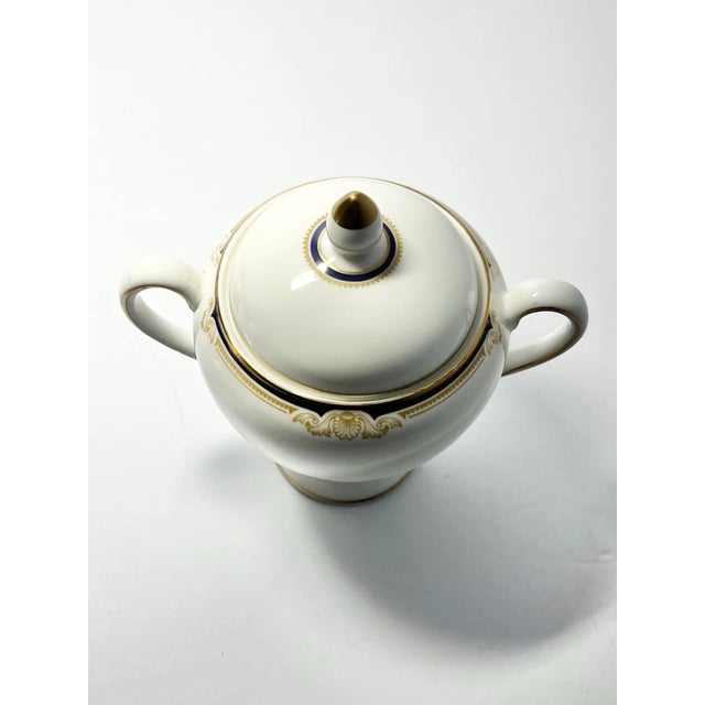 1990s Wedgwood “Cavendish” Bone China Creamer Sugar Bowl Set For Sale In Dallas - Image 6 of 8