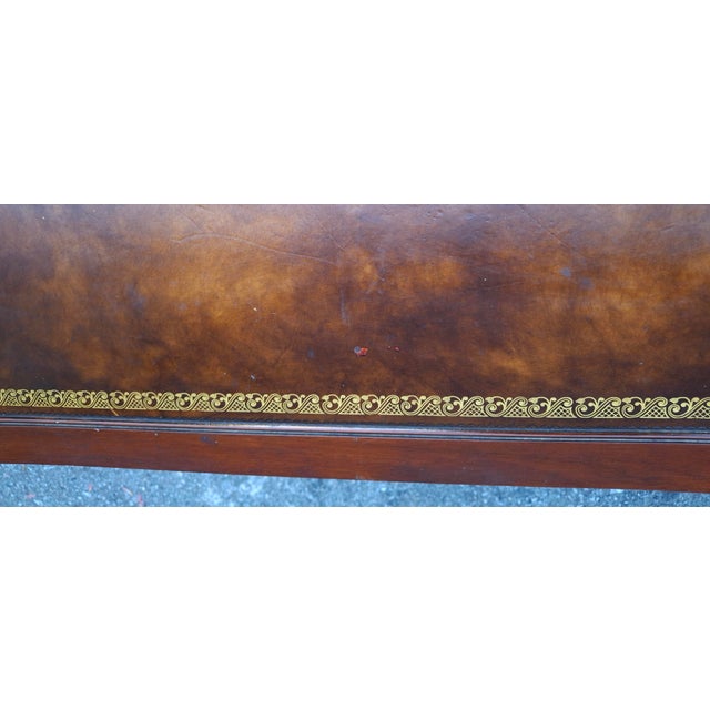 1940s English Regency Style Tooled Leather Inset Mahogany Two-Tier Coffee Table For Sale - Image 13 of 15