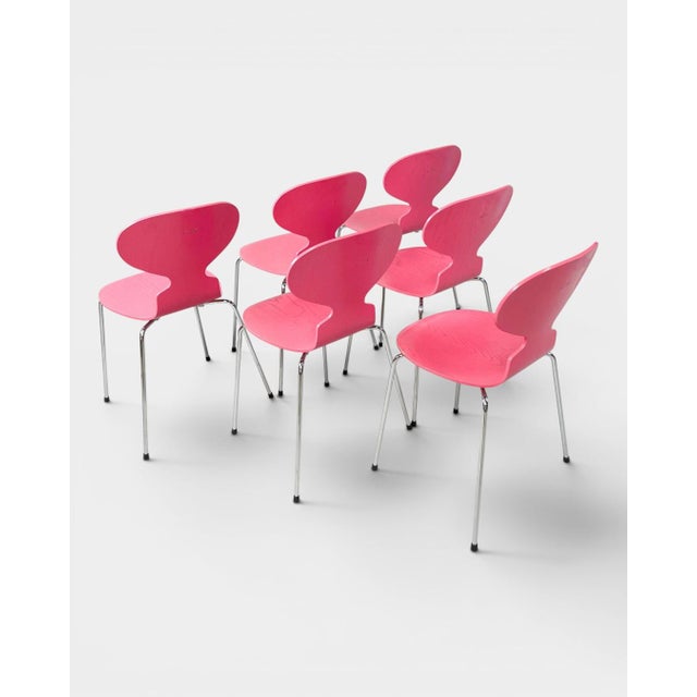 Set of 6 “The Ant” Chairs (Model 3101) Designer: Arne Jacobsen Manufacturer: Fritz Hansen Model: 3101 Country of origin:...