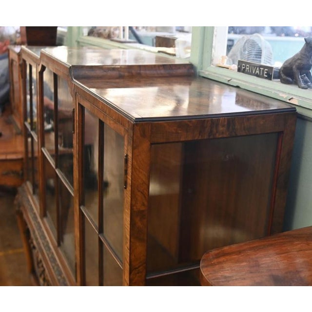 Early 20th Century Antique Queen Anne Edwardian Display Cabinet in Walnut, 1910 For Sale - Image 5 of 9
