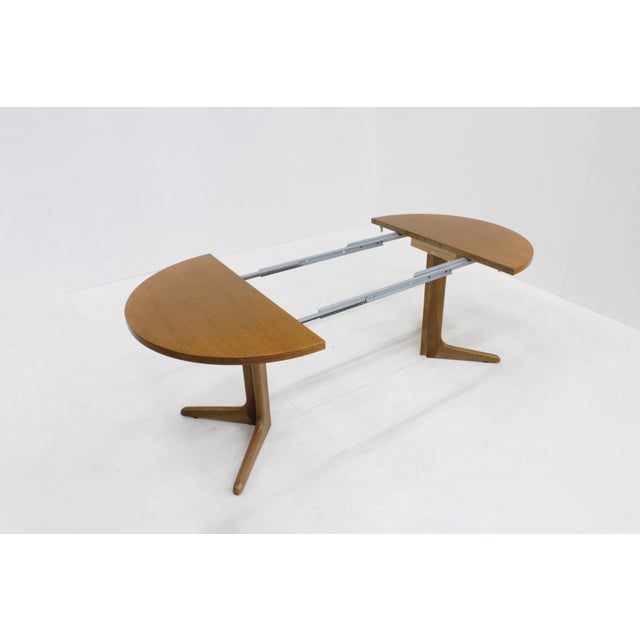 Vintage Danish Round Extendable Dining Table, 1960s For Sale - Image 4 of 9