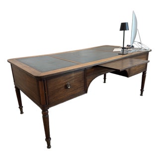 Authentic Kittinger Kd1203+72 Mahogany Executive Writing Desk With Leather Top | Hubinger Company Provenance For Sale