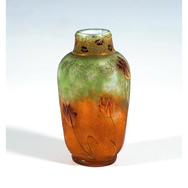 Art Nouveau Cameo Tulips Vase with Gilding from Daum Nancy, France, 1900s For Sale - Image 3 of 7